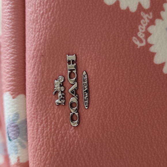 Adorable NWT IOB Coach Bubblegum Daisy Cosmetic Bags ππΈ - Picture 5 of 16